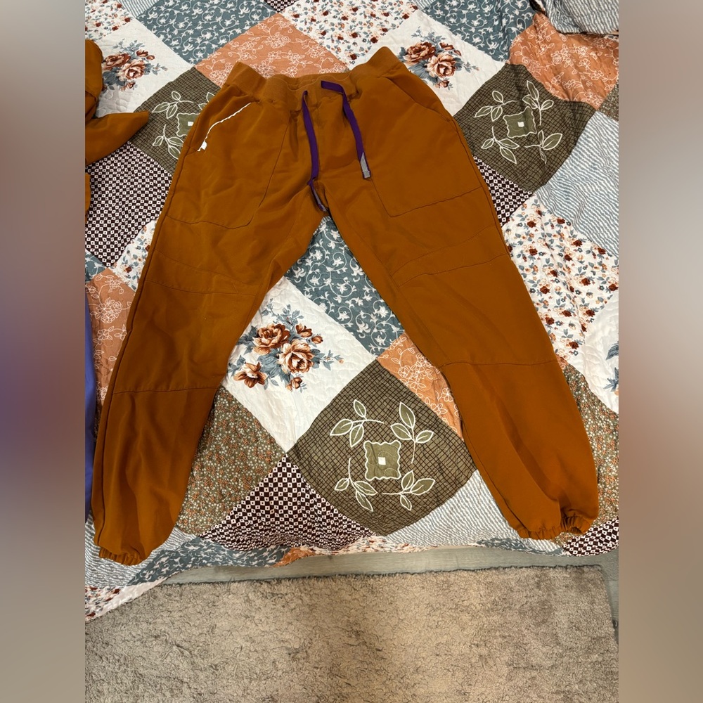 Burnt Orange Figs Set